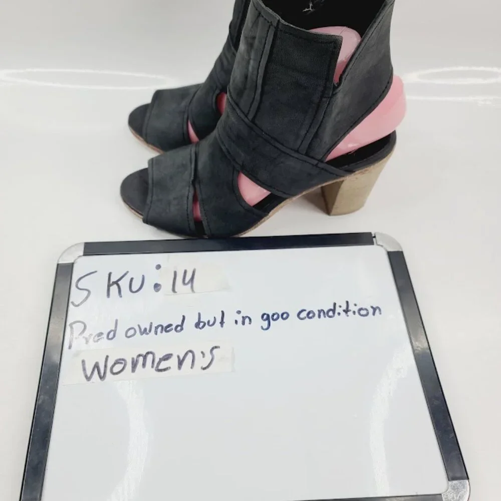 Free People Women's Black Effie‎ Stacked Block Heel Cut Out Ankle Bootie Size 7